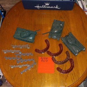 14 piece Army War play set.  A07